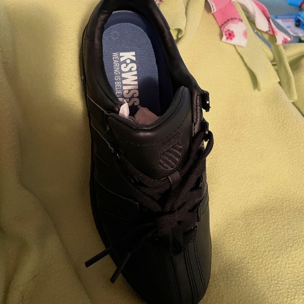 Black K-Swiss women’s size 8